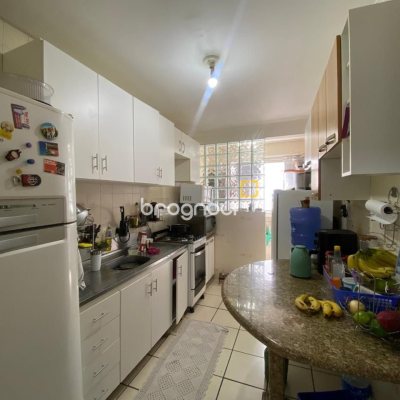 Apartamento com 69m², 3 quartos, 1 garagem, no bairro Campinas em São José