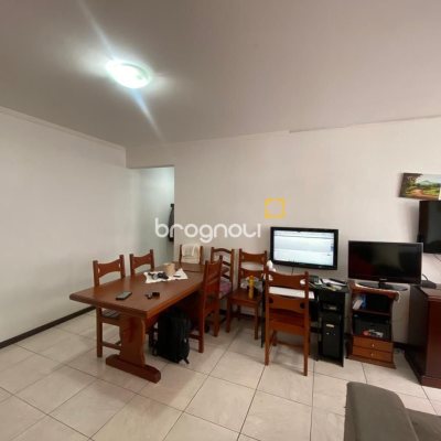 Apartamento com 69m², 3 quartos, 1 garagem, no bairro Campinas em São José