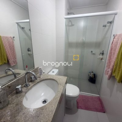 Apartamento com 66m², 2 quartos (sendo 1 suíte), 1 garagem, no bairro Itacorubi em Florianópolis