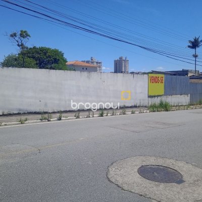 Terreno com 1095m², no bairro Floresta em São José