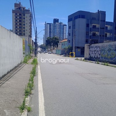 Terreno com 1095m², no bairro Floresta em São José