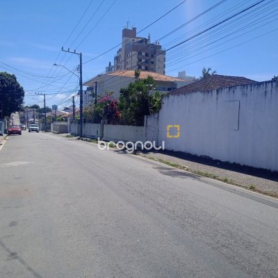 Terreno com 1095m², no bairro Floresta em São José