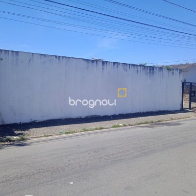 Terreno com 1095m², no bairro Floresta em São José