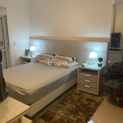 Apartamento com 108m², 3 quartos (sendo 1 suíte), 2 garagens, no bairro Estreito em Florianópolis
