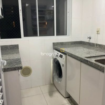 Apartamento com 108m², 3 quartos (sendo 1 suíte), 2 garagens, no bairro Estreito em Florianópolis