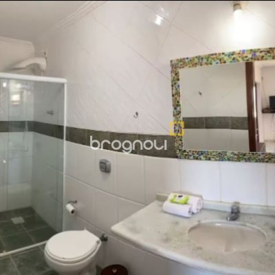 Casa com 370m², 3 quartos (sendo 2 suítes), 3 garagens, no bairro Campeche em Florianópolis