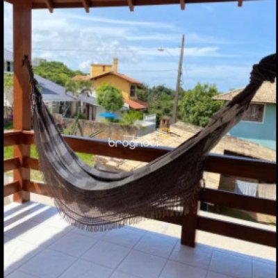 Casa com 370m², 3 quartos (sendo 2 suítes), 3 garagens, no bairro Campeche em Florianópolis