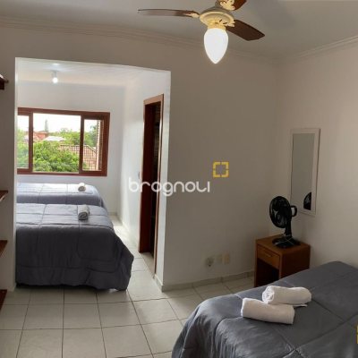 Casa com 370m², 3 quartos (sendo 2 suítes), 3 garagens, no bairro Campeche em Florianópolis