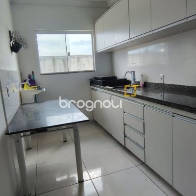 Apartamento com 68m², 3 quartos (sendo 1 suíte), 1 garagem, no bairro São João do Rio Vermelho em Florianópolis