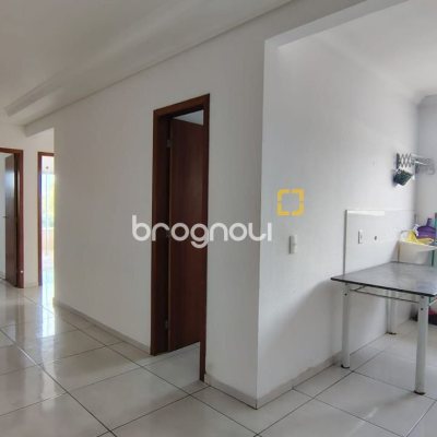 Apartamento com 68m², 3 quartos (sendo 1 suíte), 1 garagem, no bairro São João do Rio Vermelho em Florianópolis