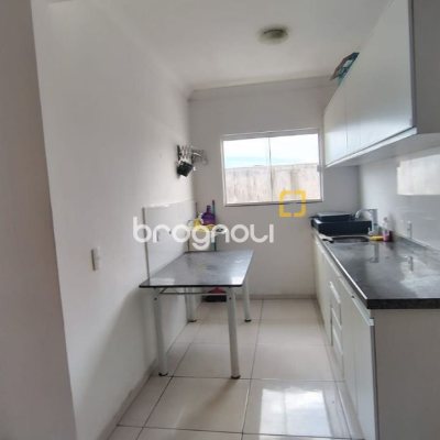 Apartamento com 68m², 3 quartos (sendo 1 suíte), 1 garagem, no bairro São João do Rio Vermelho em Florianópolis