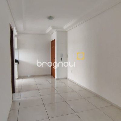 Apartamento com 68m², 3 quartos (sendo 1 suíte), 1 garagem, no bairro São João do Rio Vermelho em Florianópolis