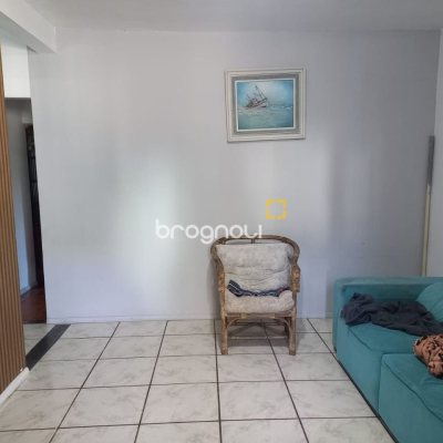 Casa com 126m², 5 quartos, 4 garagens, no bairro Morro das Pedras em Florianópolis