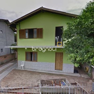 Casa com 126m², 5 quartos, 4 garagens, no bairro Morro das Pedras em Florianópolis