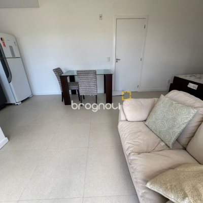 Studio com 32m², 1 quarto (sendo 1 suíte), 1 garagem, no bairro Trindade em Florianópolis