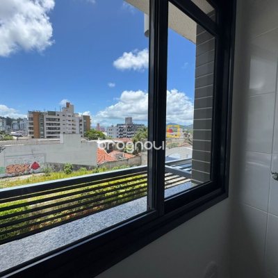 Studio com 32m², 1 quarto (sendo 1 suíte), 1 garagem, no bairro Trindade em Florianópolis