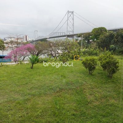 Sala com 63m², 2 garagens, no bairro Centro em Florianópolis