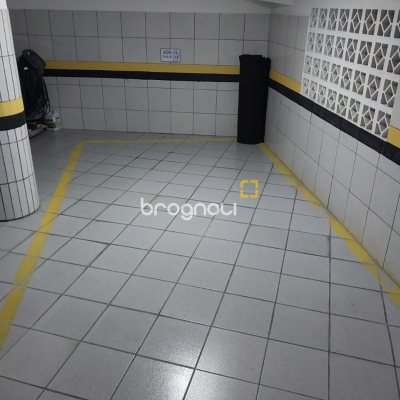 Sala com 63m², 2 garagens, no bairro Centro em Florianópolis