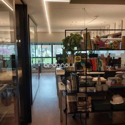 Sala com 63m², 2 garagens, no bairro Centro em Florianópolis