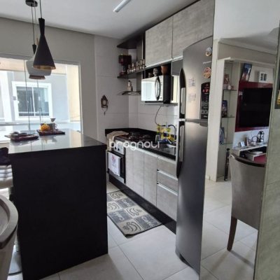 Apartamento com 65m², 2 quartos (sendo 1 suíte), 1 garagem, no bairro Ingleses em Florianópolis