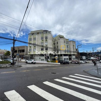 Cobertura com 183m², 3 quartos (sendo 1 suíte), 10 garagens, no bairro Capoeiras em Florianópolis