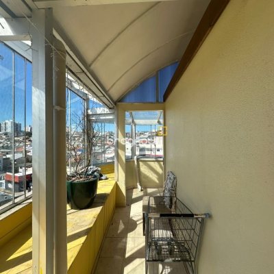 Cobertura com 183m², 3 quartos (sendo 1 suíte), 10 garagens, no bairro Capoeiras em Florianópolis