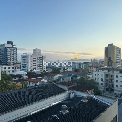 Cobertura com 183m², 3 quartos (sendo 1 suíte), 10 garagens, no bairro Capoeiras em Florianópolis