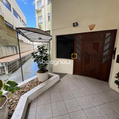 Cobertura com 183m², 3 quartos (sendo 1 suíte), 10 garagens, no bairro Capoeiras em Florianópolis