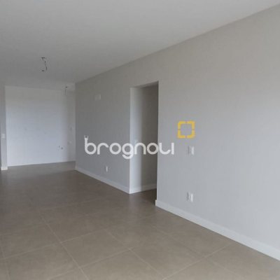 Apartamento com 94m², 3 quartos (sendo 1 suíte), 2 garagens, no bairro Monte Verde em Florianópolis
