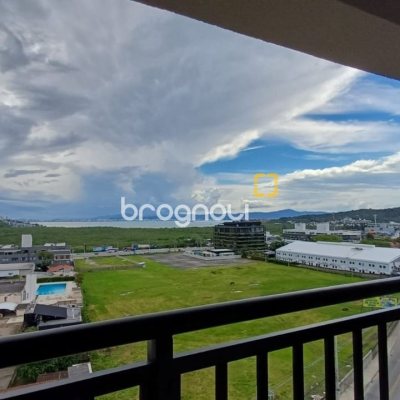Apartamento com 94m², 3 quartos (sendo 1 suíte), 2 garagens, no bairro Monte Verde em Florianópolis