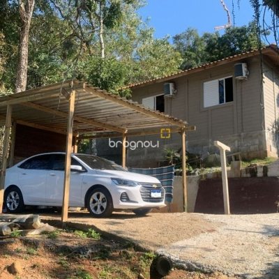 Sítio com 300m², 3 quartos, 1 garagem, no bairro Canasvieiras em Florianópolis