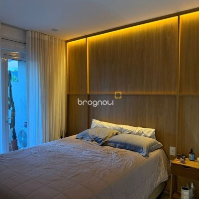 Apartamento com 95m², 2 quartos (sendo 1 suíte), 2 garagens, no bairro Pantanal em Florianópolis