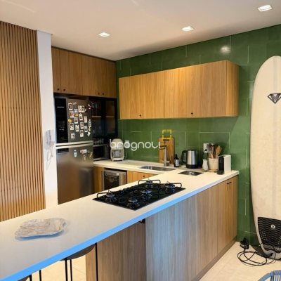 Apartamento com 95m², 2 quartos (sendo 1 suíte), 2 garagens, no bairro Pantanal em Florianópolis
