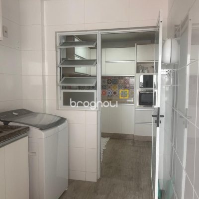 Apartamento com 85m², 2 quartos (sendo 1 suíte), 1 garagem, no bairro Kobrasol em São José