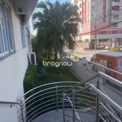 Apartamento com 85m², 2 quartos (sendo 1 suíte), 1 garagem, no bairro Kobrasol em São José