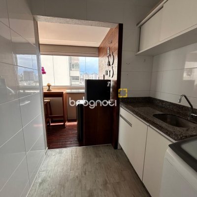 Apartamento com 85m², 2 quartos (sendo 1 suíte), 1 garagem, no bairro Kobrasol em São José