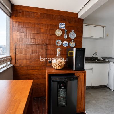 Apartamento com 85m², 2 quartos (sendo 1 suíte), 1 garagem, no bairro Kobrasol em São José