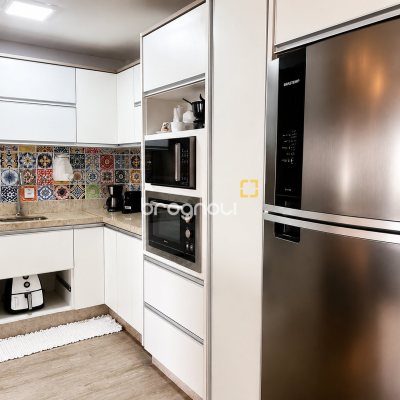 Apartamento com 85m², 2 quartos (sendo 1 suíte), 1 garagem, no bairro Kobrasol em São José