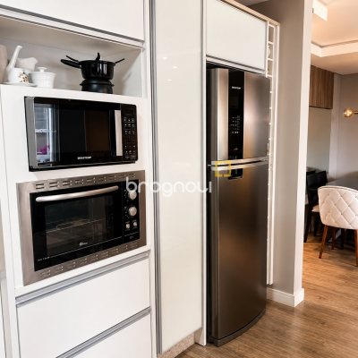 Apartamento com 85m², 2 quartos (sendo 1 suíte), 1 garagem, no bairro Kobrasol em São José
