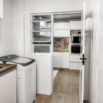 Apartamento com 85m², 2 quartos (sendo 1 suíte), 1 garagem, no bairro Kobrasol em São José