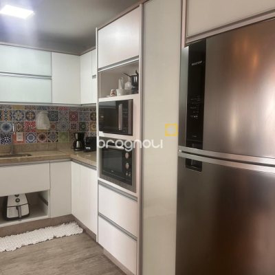 Apartamento com 85m², 2 quartos (sendo 1 suíte), 1 garagem, no bairro Kobrasol em São José