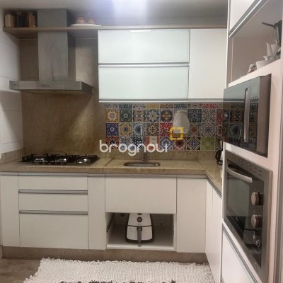 Apartamento com 85m², 2 quartos (sendo 1 suíte), 1 garagem, no bairro Kobrasol em São José