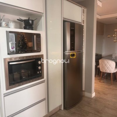 Apartamento com 85m², 2 quartos (sendo 1 suíte), 1 garagem, no bairro Kobrasol em São José