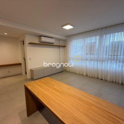 Studio com 40m², 1 quarto, 1 garagem, no bairro Centro em Florianópolis