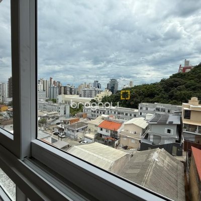 Studio com 40m², 1 quarto, 1 garagem, no bairro Centro em Florianópolis