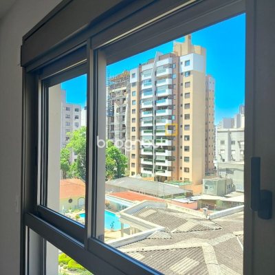 Apartamento com 122m², 3 quartos (sendo 3 suítes), 2 garagens, no bairro Centro em Florianópolis