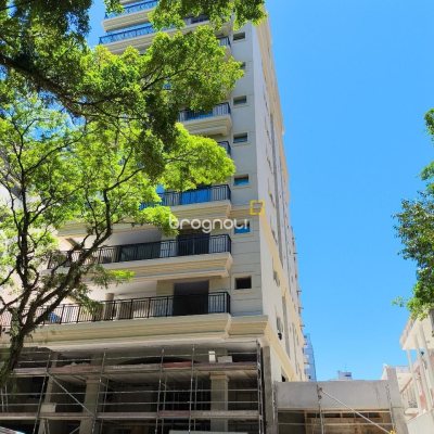 Apartamento com 122m², 3 quartos (sendo 3 suítes), 2 garagens, no bairro Centro em Florianópolis