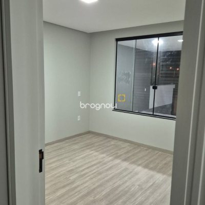 Casa com 113m², 3 quartos (sendo 1 suíte), 2 garagens, no bairro Forquilhas em São José