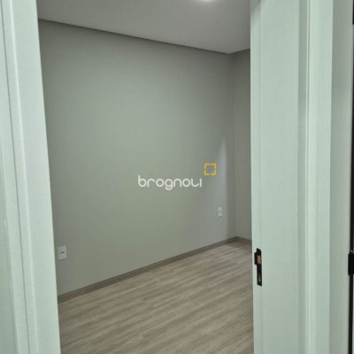 Casa com 113m², 3 quartos (sendo 1 suíte), 2 garagens, no bairro Forquilhas em São José