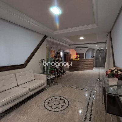 Cobertura com 459m², 4 quartos (sendo 2 suítes), 3 garagens, no bairro Campinas em São José